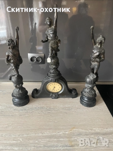 Антикварен каминен часовник