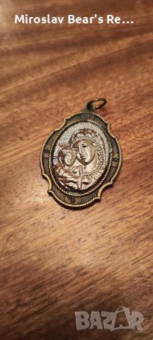 Посребрен медальон Богородица и Младенеца , снимка 3 - Колиета, медальони, синджири - 39988979