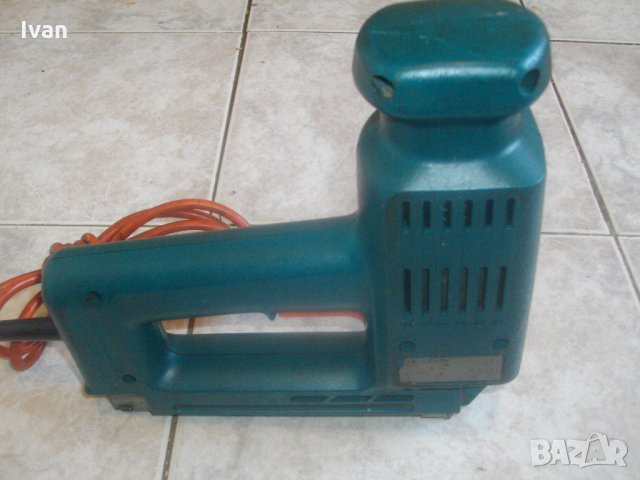 16-30 мм-Голям Такер-Дърводелски-Англия--Електрически-Комбиниран-Отличен-Black Decker, снимка 10 - Други инструменти - 33485638