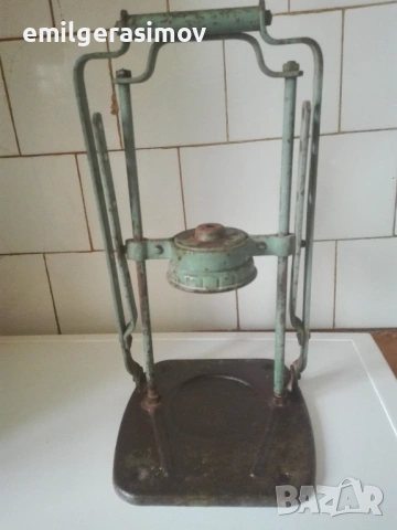 Машинка за буркани , газена лампа , маша (дилаф).