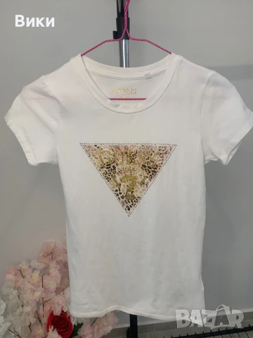 Тениска Guess в размер S, снимка 2 - Тениски - 50663528