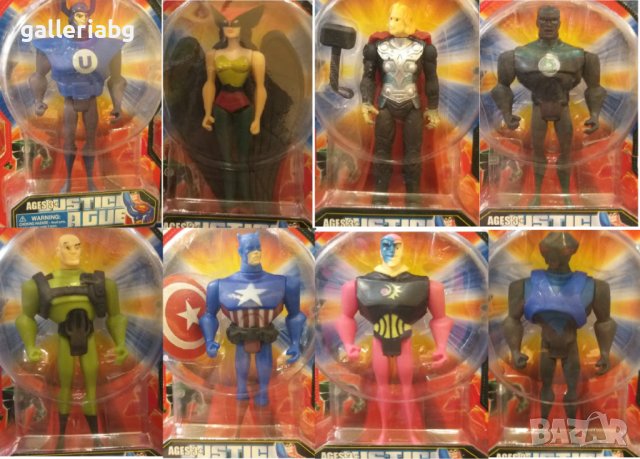 Много фигурки на героите от Лигата на справедливостта (Justice League)
