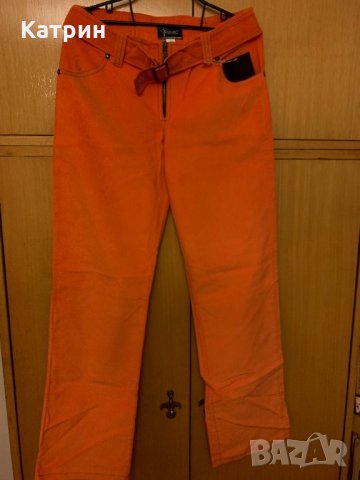 Светло оранжеви джинси