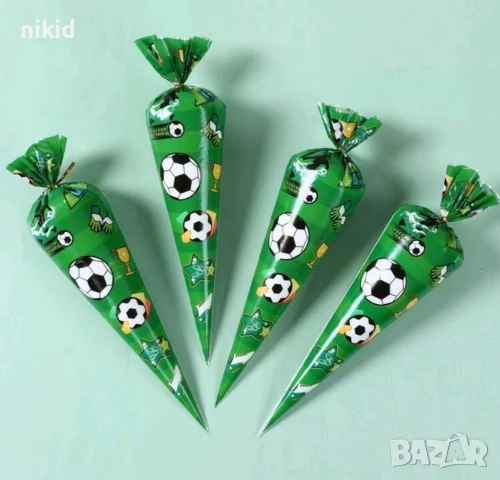 25 бр дълги триъгълни топка футбол торбички целофан с телчета за дребни сладки лакомства подарък, снимка 3 - Други - 50482655