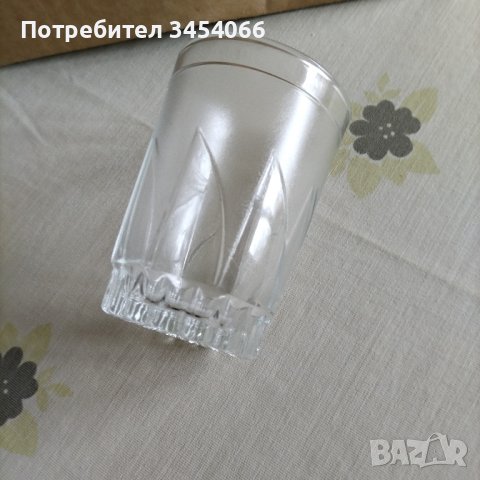 Чаши за вода, безалкохолни напитки. 