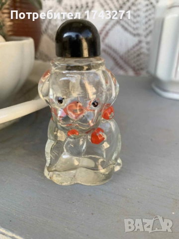 Собачка  шишенце от детски парфюм /одеколон/ с кученце от СССР 