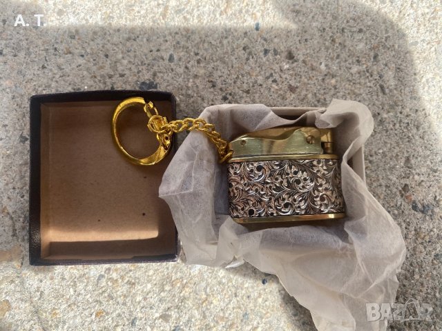 Стара запалка Penguin Позлатена!, снимка 2 - Колекции - 40365993