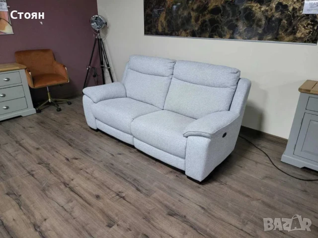 Светло сив диван от плат тройка с електрически релаксиращ механизъм, снимка 8 - Дивани и мека мебел - 50886717