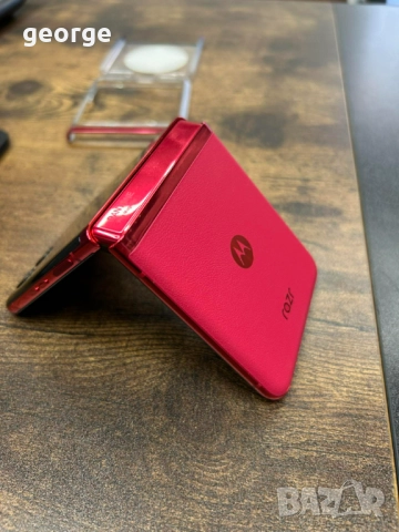 Телефон Motorola Razr 40 Ultra 256 GB, снимка 6 - Motorola - 52847414