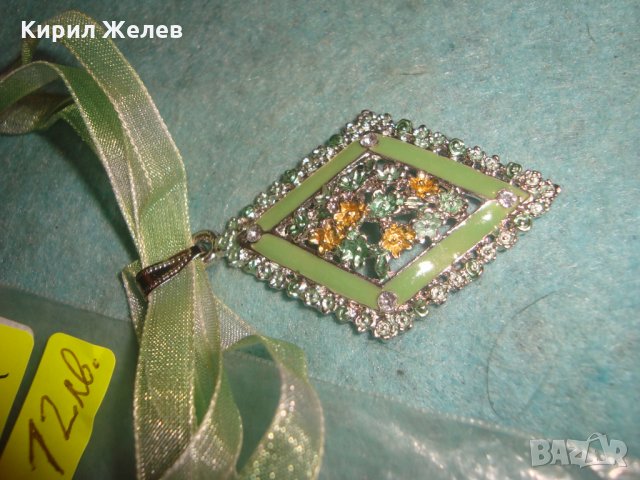 БЕЛ ЕПОК СТИЛ НЕЖЕН ЕМАЙЛИРАН СРЕБРИСТ КРИСТАЛЕН МЕДАЛЬОН КОЛИЕ БИЖУ 25505, снимка 5 - Колиета, медальони, синджири - 35527256