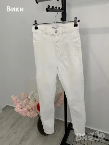 Дънки в бяло на Zara, размер XS, снимка 2 - Дънки - 49456420