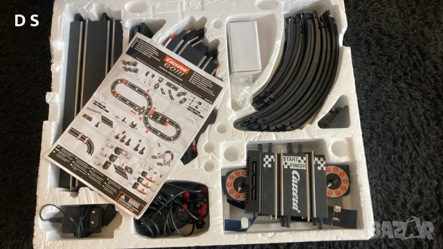 Колички с писта Carrera, снимка 2 - Коли, камиони, мотори, писти - 53280211