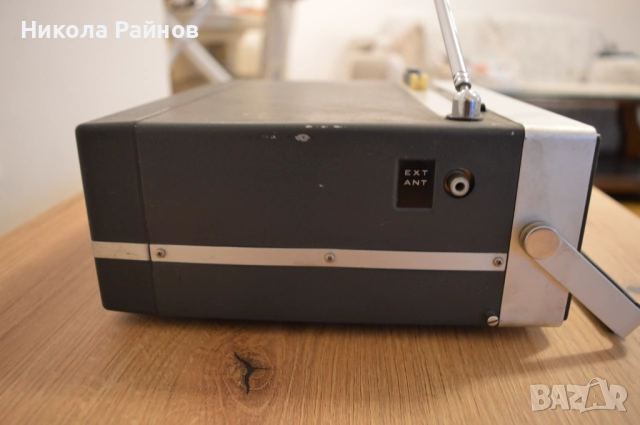 Ретро портативен телевизор с радио UNIVERSUM FK 100R, снимка 4 - Телевизори - 52343994