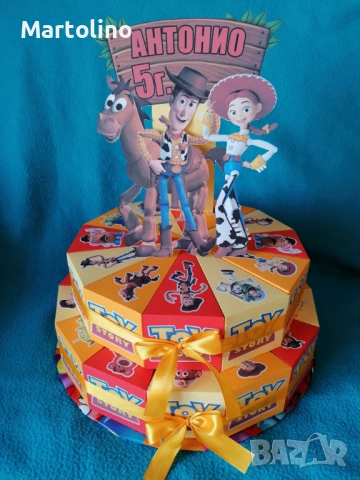 Картонена торта Играта на играчките