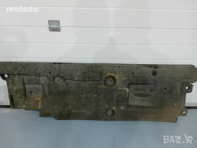 58166-05013 Лява кора под купето Toyota Avensis Station Wagon T27 Face 2012-2015