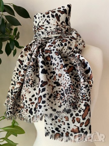 Леопардов шал Claire от вълна, снимка 4 - Шалове - 42957387