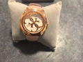 Дамски часовник Guess, снимка 1