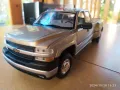 1:18 Chevrolet Silverado 3500 - Anson, снимка 7