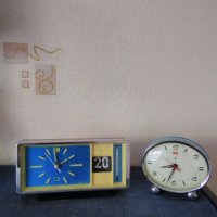  Часовник-будилник,механичен стар рядко срещан,китайски от 70-те години., снимка 2 - Антикварни и старинни предмети - 40403975