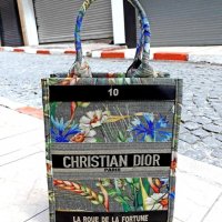 Дамска чанта Christian Dior код 29, снимка 1 - Чанти - 29049423