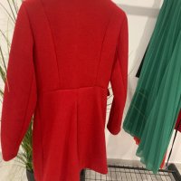 Червено палто, снимка 16 - Палта, манта - 43500914