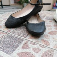 Черни обувки, снимка 1 - Дамски ежедневни обувки - 37900716