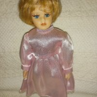 Малка керамична кукла, снимка 1 - Кукли - 39145177