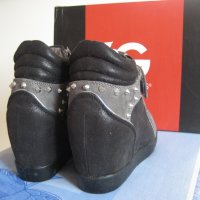 Guess уникални оригинални кецове, снимка 4 - Дамски ежедневни обувки - 35371625