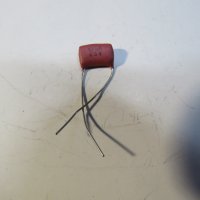 Български неелектолитен  кондензатор МПТ 100 нанофарада /63 Волта, снимка 1 - Друга електроника - 28423494