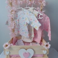 Baby shower basket, Кошничка с Любов, Уникален подарък за бебе , снимка 1 - Комплекти за бебе - 40689304