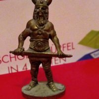 Стара бронзова фигурка на варварин с меч от шоколадови яйца Киндер Сюрприз / kinder surprise, снимка 7 - Колекции - 14358207