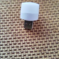 Нова нощна лампа на USB - топла светлина, снимка 1 - Настолни лампи - 43747283
