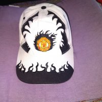 Манчестър Юнайтед лятна шапка регулируема реверсабле, снимка 1 - Футбол - 37447644