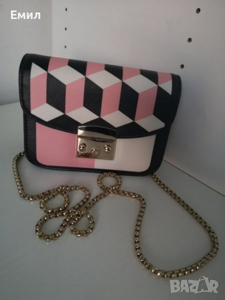 Малка дамска чанта, снимка 1