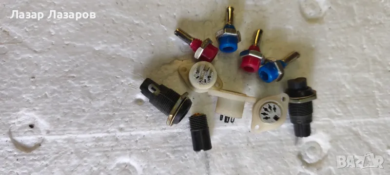 Продавам женски банан букси,легла за бушони, антенни букси, снимка 1