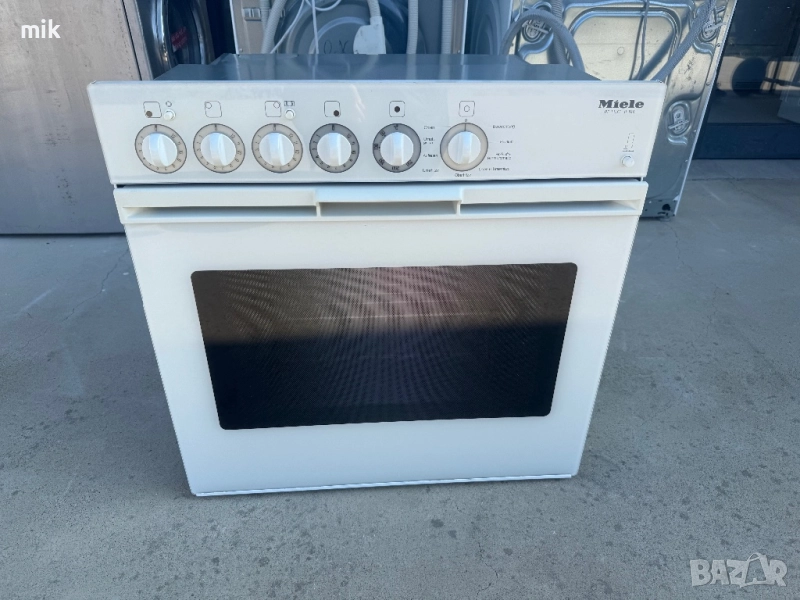 Бяла фурна за вграждане Миеле с керамичен плот, снимка 1