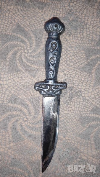 Стар нож със гравирана метална дръжка, снимка 1