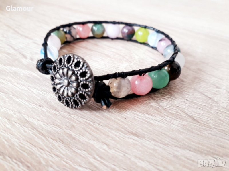 Кожена гривна с естествени камъни., снимка 1