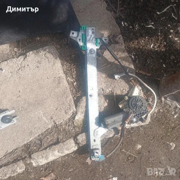 Стъкло повдигач Заден Ляв За Тойота Карина Седан 1995г / Toyota Carina Sedan 1995y, снимка 1