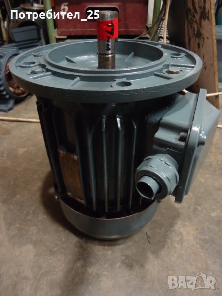Трифазен фланцов ел,мотор 0,37KW 930 об/мин., снимка 1