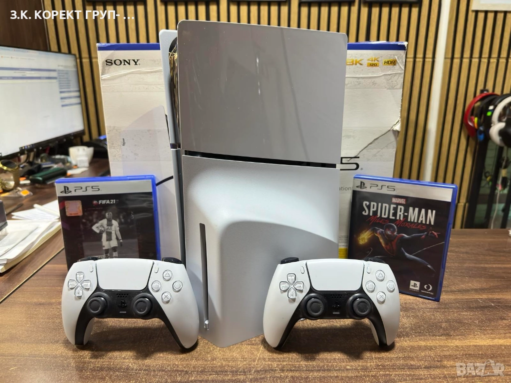 Sony PlayStation 5 (PS5) Slim Disc Edition с 2 джойстика и 2 игри, снимка 1