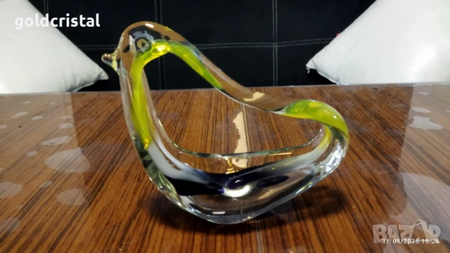 стъклена фигура птица ръчна изработка 