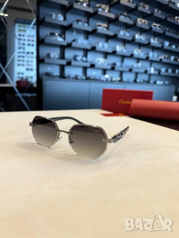 очила с черен обикновен калъф и ув защита versace cartier , снимка 2 - Слънчеви и диоптрични очила - 51291759