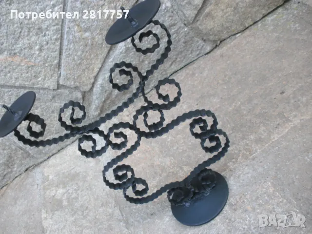 Метален свещник от миналия век !, снимка 2 - Антикварни и старинни предмети - 49832323