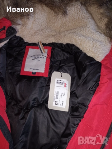 Ново водоустойчиво яке на Jack and Jones в червен цвят, снимка 4 - Якета - 52203910
