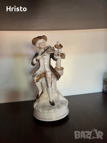 Музикална порцеланова фигура