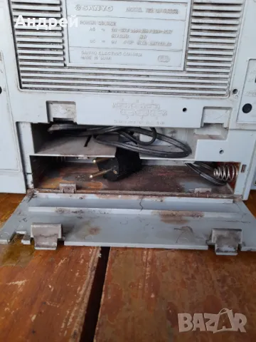 Стар радиокасетофон Sanyo, снимка 6 - Антикварни и старинни предмети - 48590101