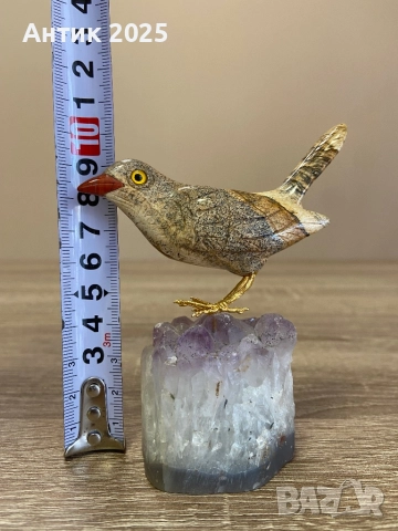 Фигурка на птица от яспис върху основа от аметист, снимка 2 - Антикварни и старинни предмети - 52707532