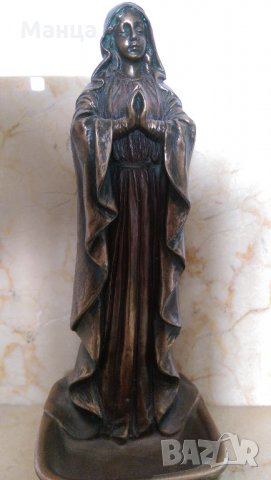 Статуя на Дева Мария