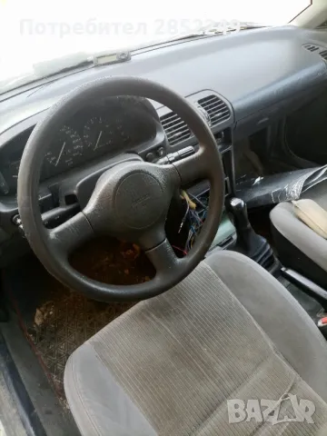 Мазда 323F, снимка 8 - Автомобили и джипове - 50140384